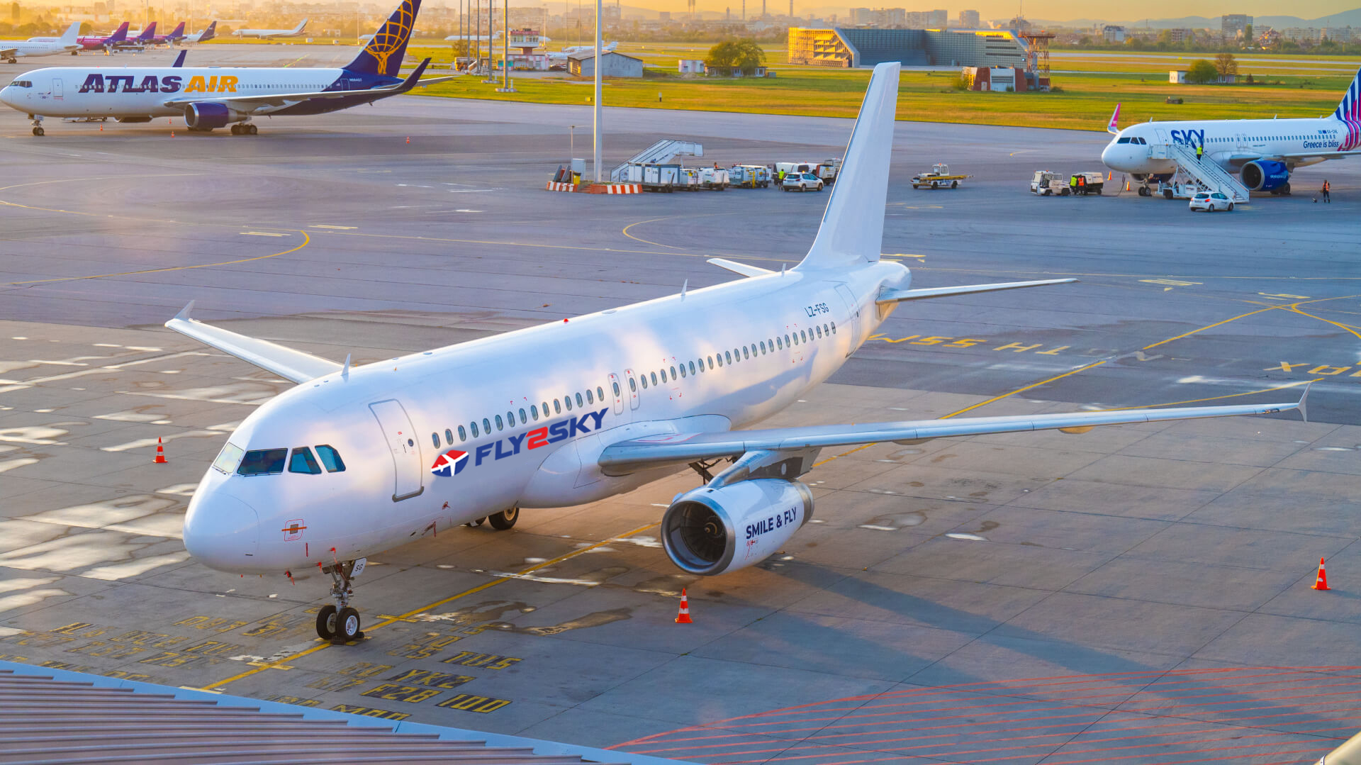 fly-2-air-plane-on-runway